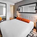 מלון דירות Adagio Centre 3*
