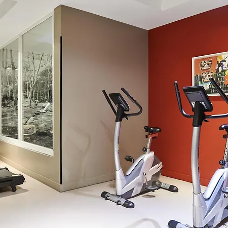 Adagio Centre 3*