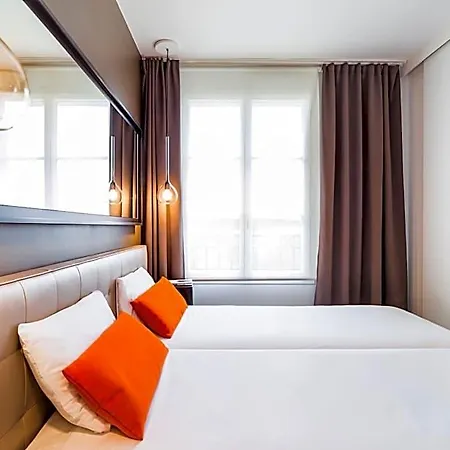 Adagio Centre 3*