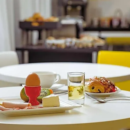 Adagio Centre 3*