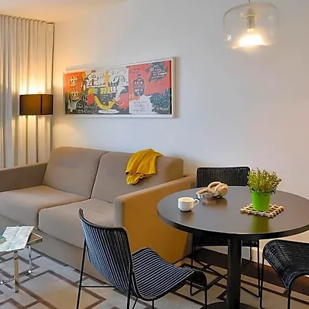 Adagio Centre 3*