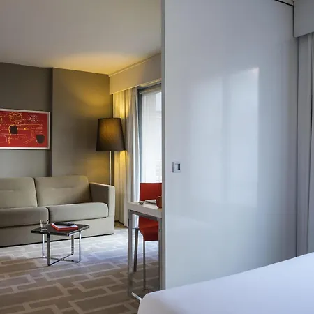 Adagio Centre 3*