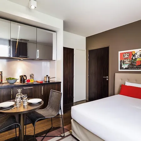Adagio Centre 3*
