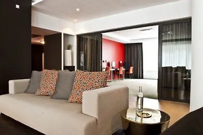 Adagio Centre 3*