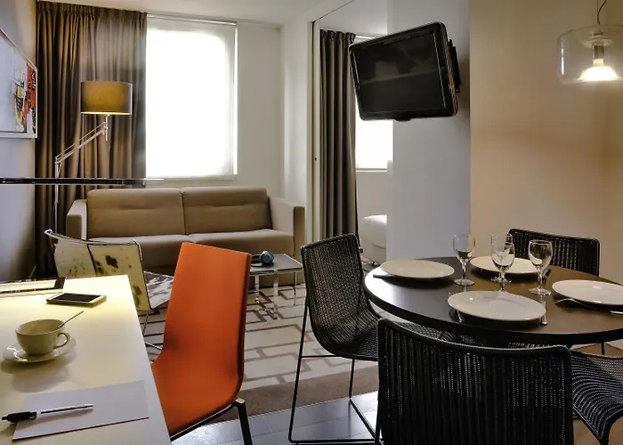 מלון דירות Adagio Centre