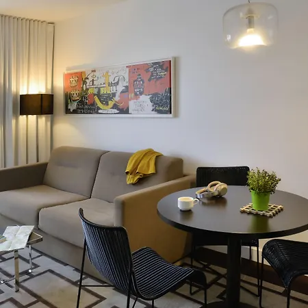 Adagio Centre Aparthotel 3*