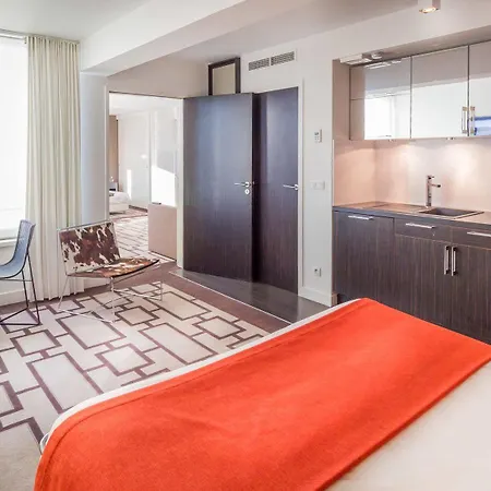 Adagio Centre Aparthotel 3*