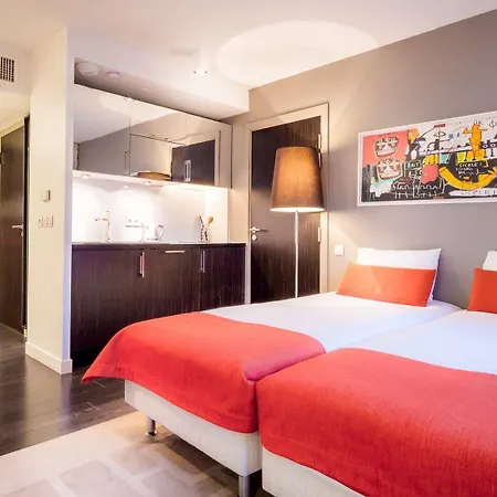 Adagio Centre Aparthotel 3*